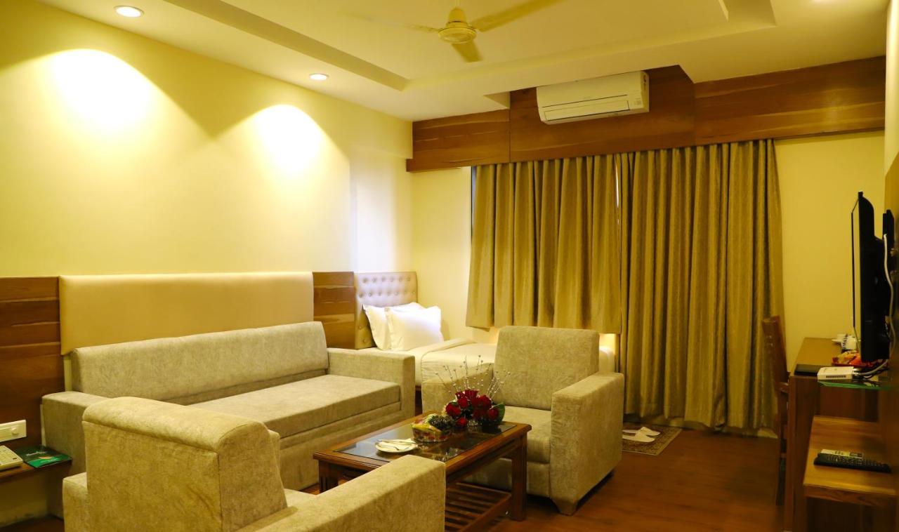 Sai Neem Tree Hotel Shirdi Εξωτερικό φωτογραφία